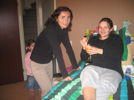 Tante Ellen met mama op de foto..en je ziet mijn grote nicht Noa ook nog..